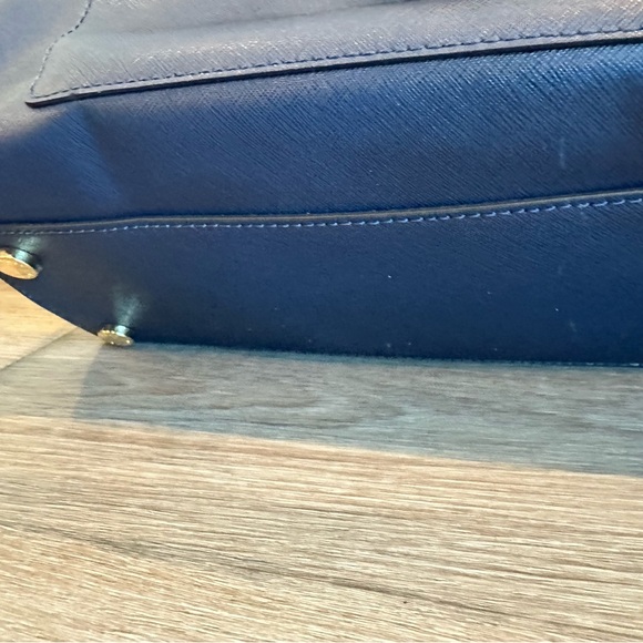 Michael Kors purse - Picture 3 of 12